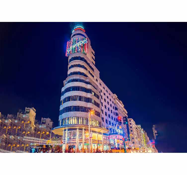 Pολό για την κρεβατοκάμαρα gran vía από το έδαφος το βράδυ - TenStickers