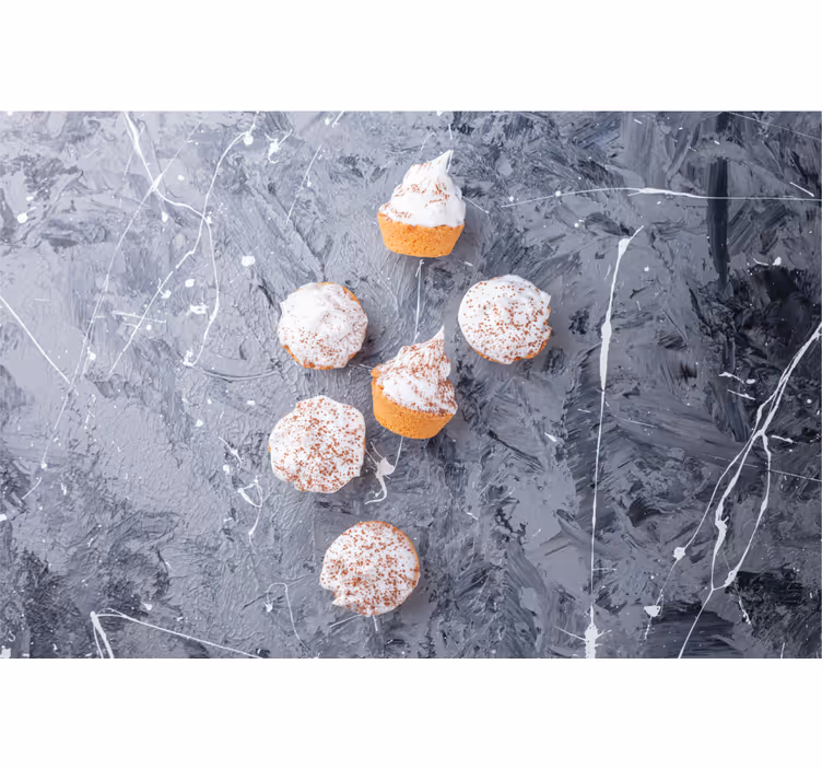 Γκρι ρολό κουρτίνας με κρεμώδη cupcakes - TenStickers