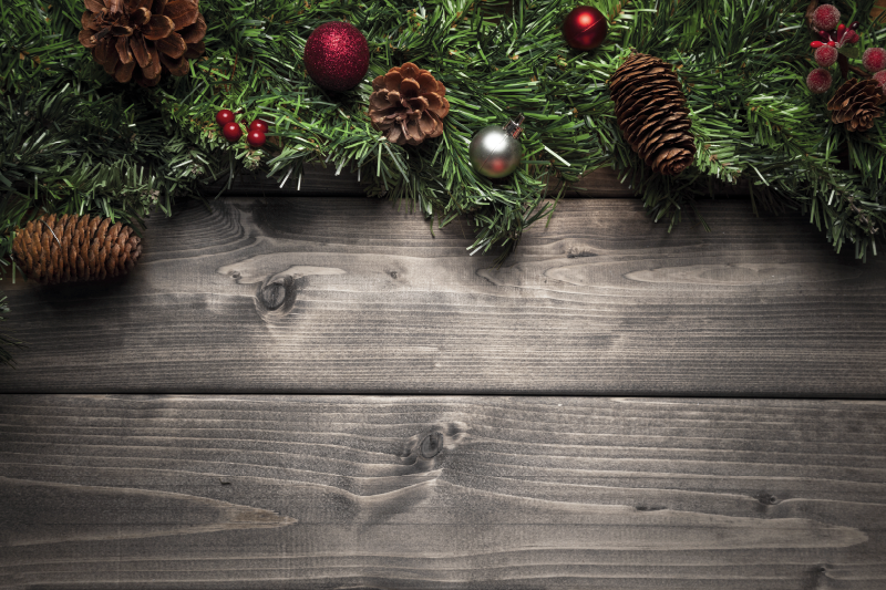 Χριστουγεννιάτικο σουπλά με γιορτινές κουκουνάρες - TenStickers