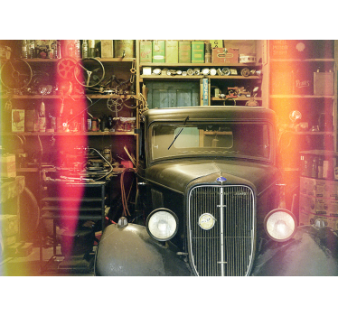 Vintage όχημα σε τοιχογραφία γκαράζ - TenStickers