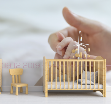 παιδικές και ενήλικες που κρατούν τοιχογραφίες προσαρμοσμένες στα - TenStickers