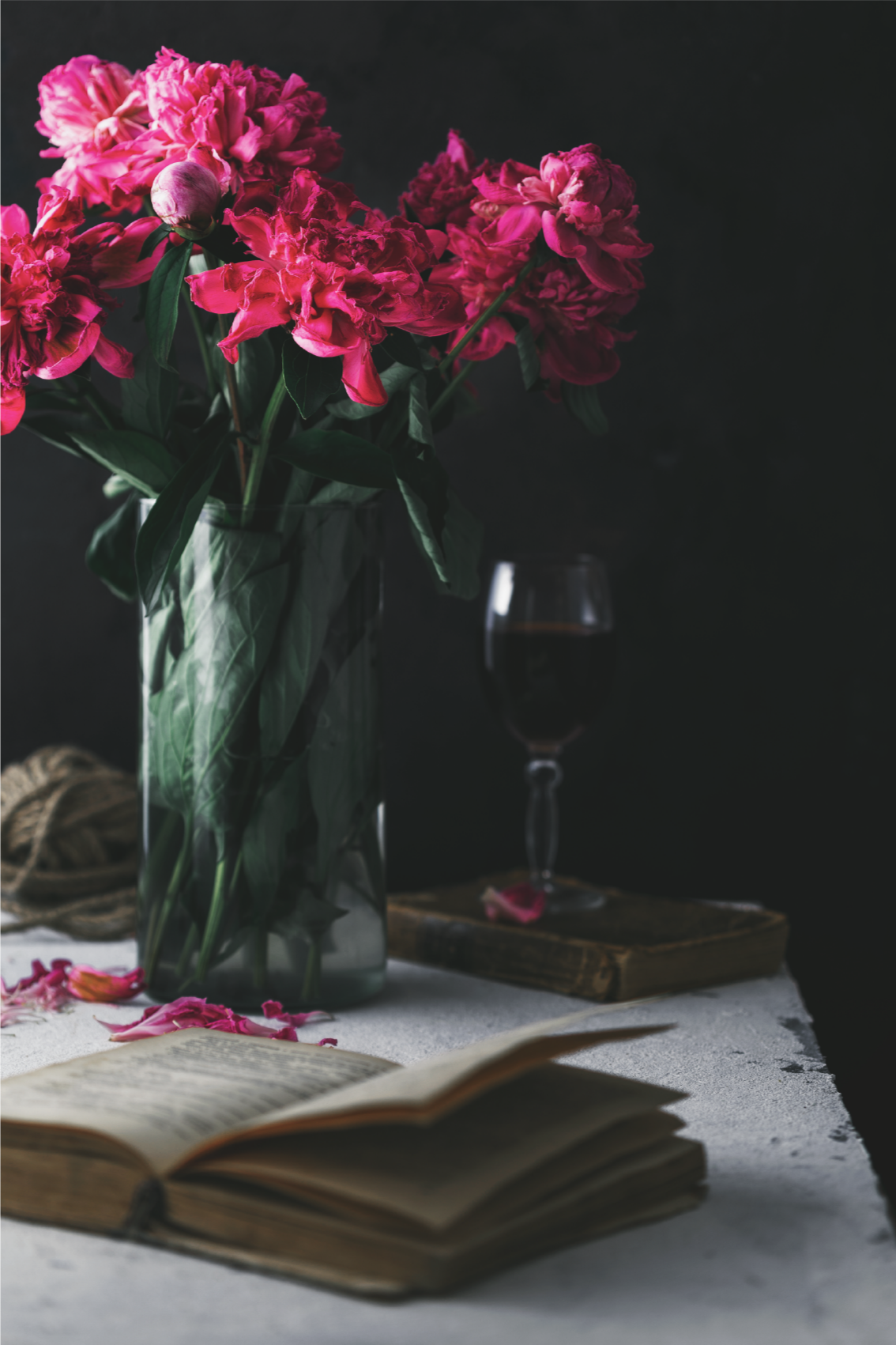 Αφίσα για το σαλόνι Ποτήρι κρασιού και βάζο - TenStickers