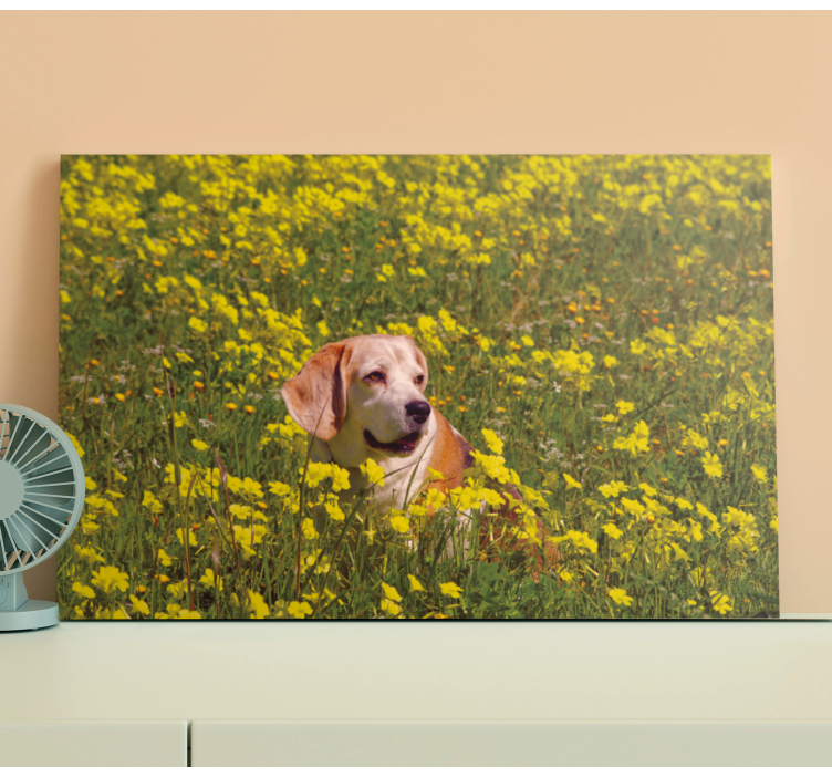 σκύλος που βάζει σε καμβά λουλουδιών - TenStickers