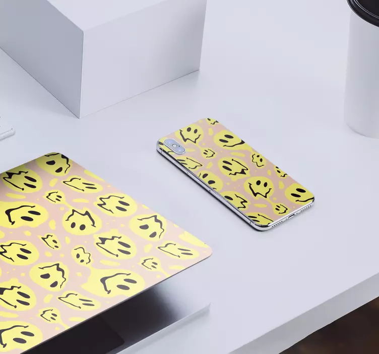 αυτοκόλλητο iphone χαμογελαστό μοτίβο φαντασμάτων - TenStickers