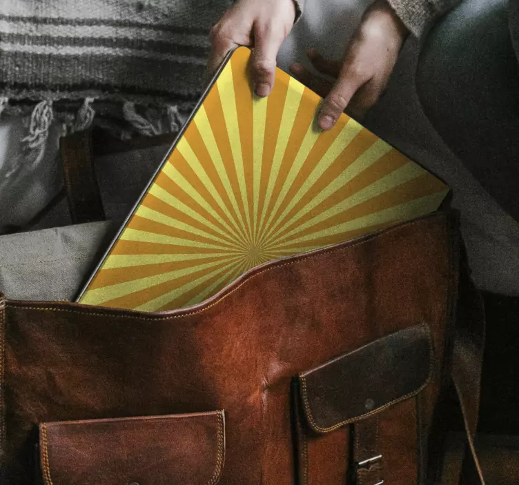 Αυτοκόλλητο για φορητό υπολογιστή με σχέδιο ήλιου - TenStickers