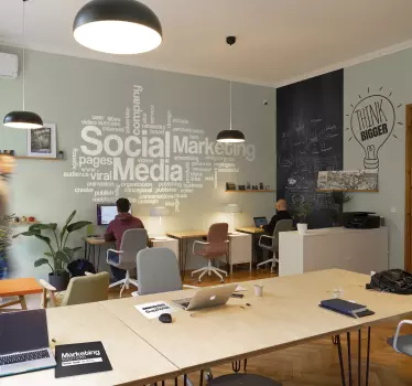 σκεφτείτε μεγαλύτερο αυτοκόλλητο τοίχου - TenStickers