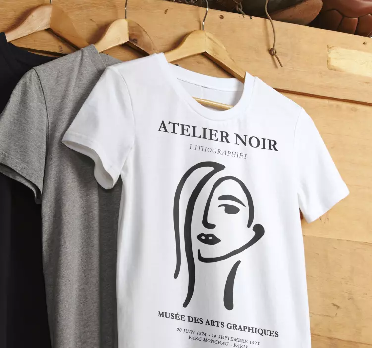 Custom t-shirt atelier noir - TenStickers