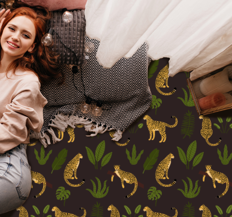 σκούρο βοτανικό χαλί από μοτίβο άγριας λεοπάρδαλης - TenStickers