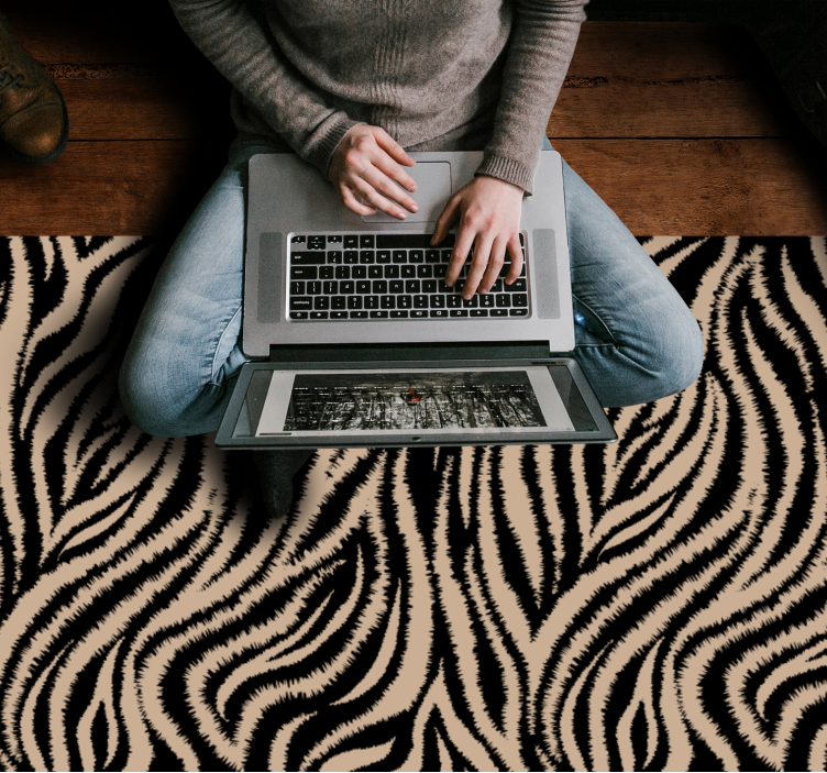 ακανόνιστο μαύρο μπεζ μοτίβο ζέβρας ζωικό χαλί - TenStickers