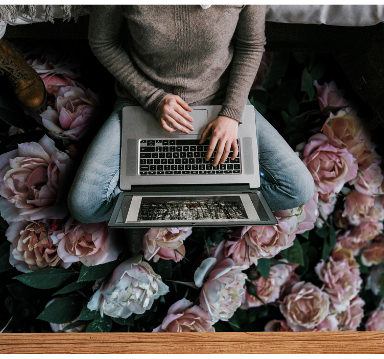 πολυ ροζ και λευκά τριαντάφυλλα χαλί βινυλίου - TenStickers