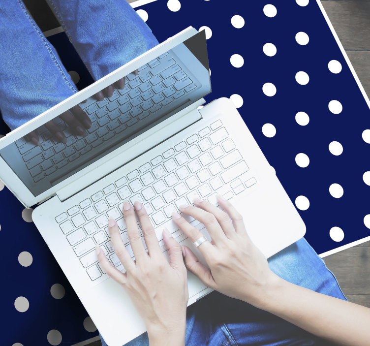 ελάχιστη κουβέρτα από βινύλιο με λευκές κουκκίδες - TenStickers