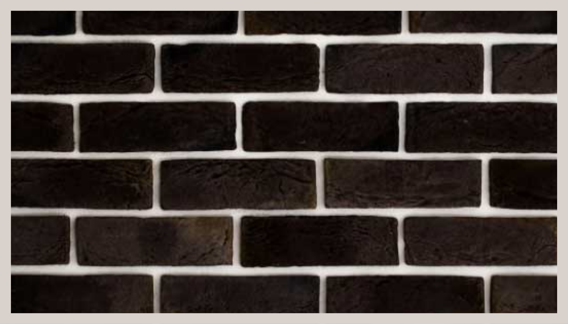 συμπαγές μαύρο με λευκό περίγραμμα πλακάκι χαλί - TenStickers