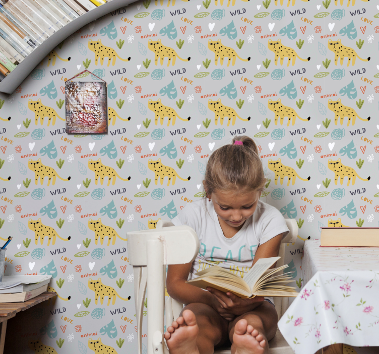 περίληψη με λεοπάρδαλη σε γκρι ταπετσαρία - TenStickers