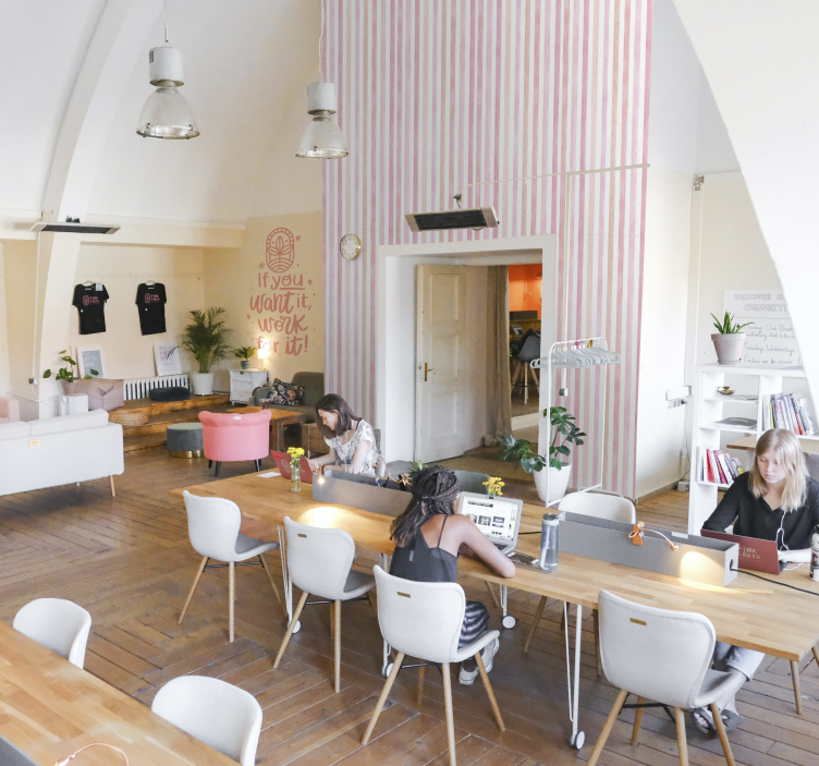 ταπετσαρία ροζ ακουαρέλα κάθετες ρίγες - TenStickers